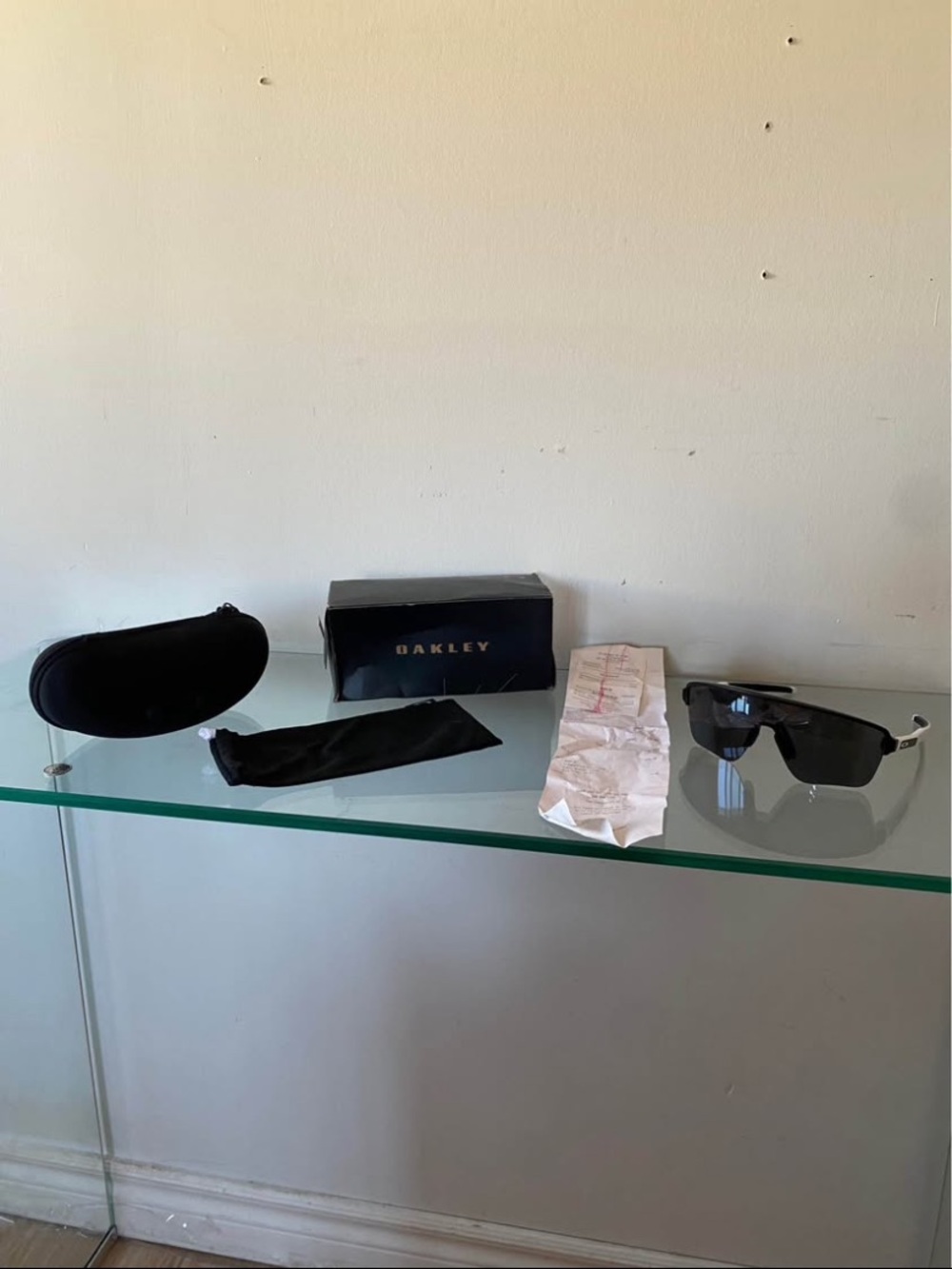 Oakley 0009415 Sunglasses (original contents and receipt)